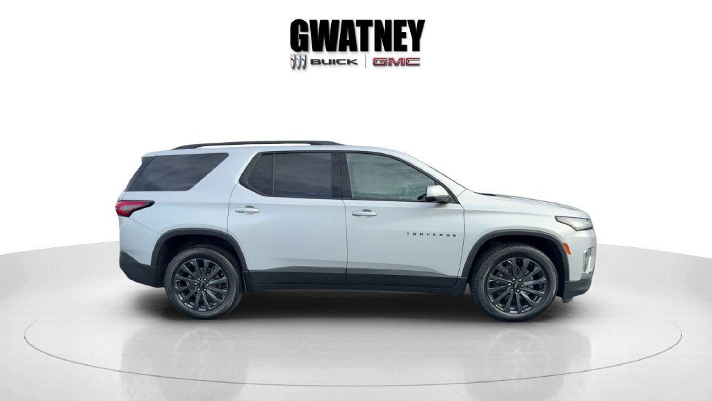 Used 2022 Chevrolet Traverse RS FWD image 4