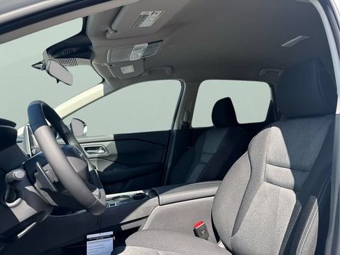 Certified 2025 Nissan Rogue SV AWD/4WD image 22