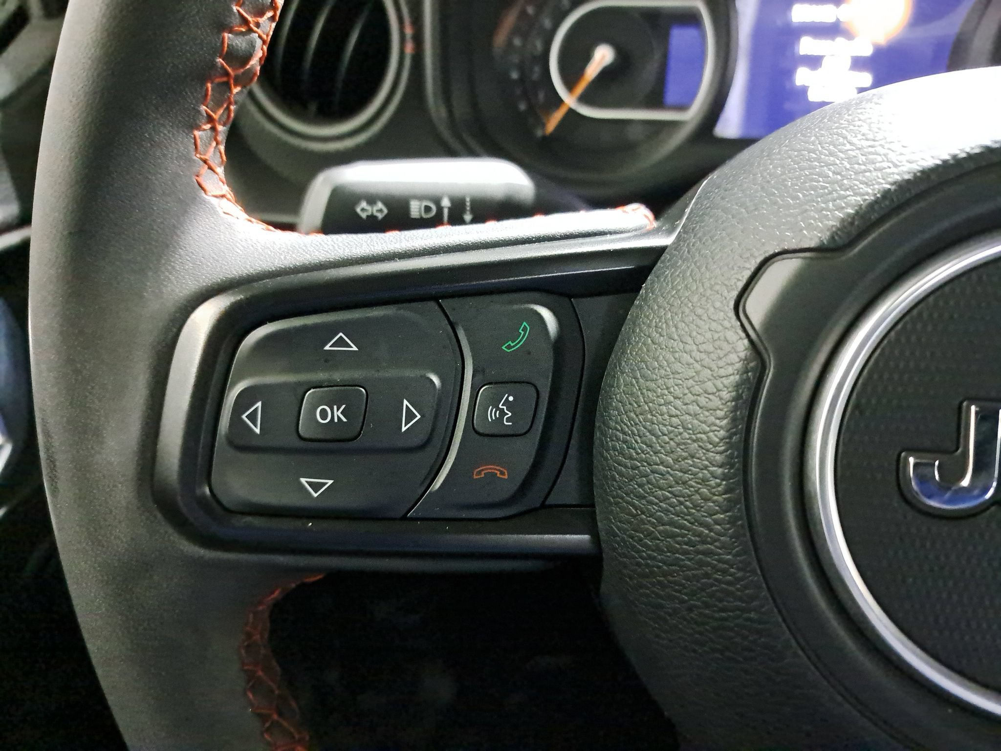 Certified 2024 Jeep Wrangler Unlimited Rubicon w/ Technology Group AWD/4WD image 17
