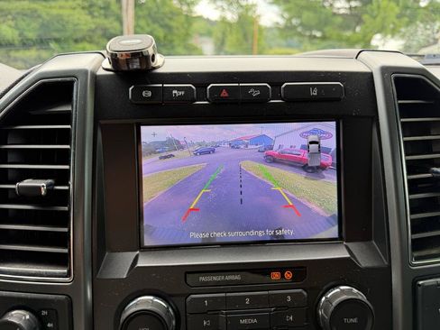 Used 2020 Ford F250 XLT w/ XLT Premium Package AWD/4WD image 35