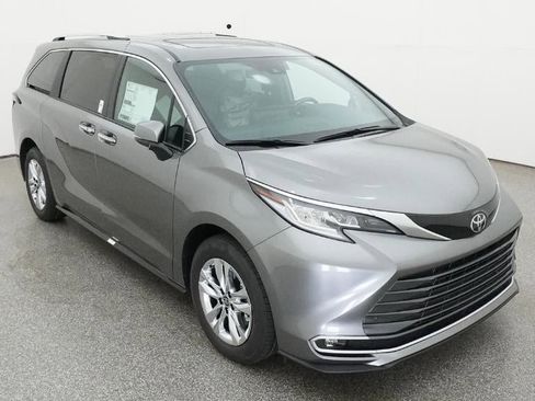 New 2026 Toyota Sienna Limited FWD image 13