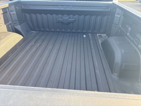 Used 2025 Chevrolet Silverado 1500 High Country w/ High Country Premium Package AWD/4WD image 6