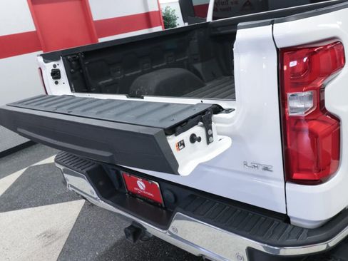 Used 2023 Chevrolet Silverado 1500 LTZ w/ LTZ Convenience Package II AWD/4WD image 28