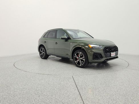 Used 2025 Audi Q5 2.0T Premium Plus w/ Premium Plus Package AWD/4WD image 3