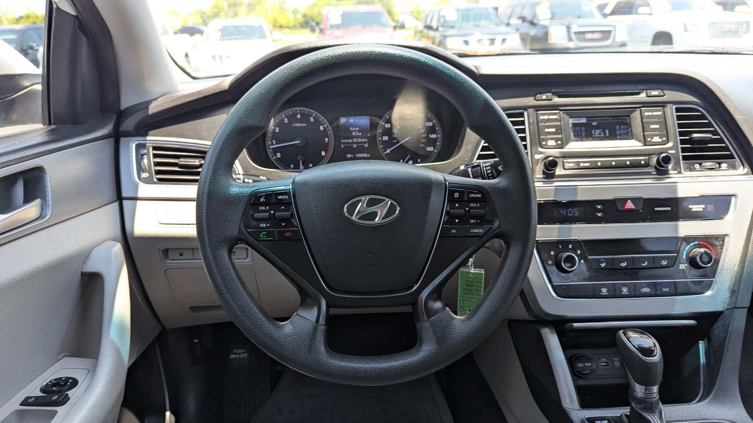 Used 2015 Hyundai Sonata SE FWD image 16