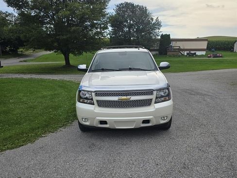 Used 2011 Chevrolet Avalanche LTZ AWD/4WD image 18