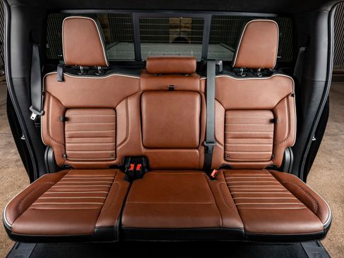 Used 2024 GMC Sierra 2500 Denali Ultimate w/ Max Trailering Package AWD/4WD image 34