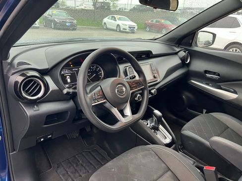 Used 2019 Nissan Kicks SV FWD image 16