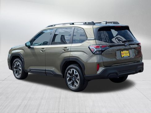 Certified 2025 Subaru Forester Premium AWD/4WD image 5