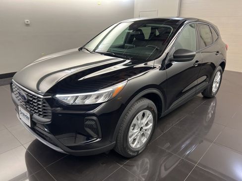 New 2025 Ford Escape Active w/ Cold Weather Package image 3