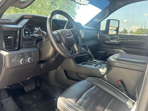 Used 2025 GMC Sierra 2500 AT4X AWD/4WD image 6
