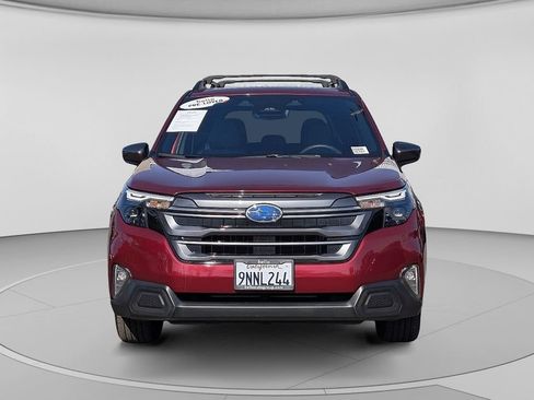 Used 2025 Subaru Forester Premium AWD/4WD image 11