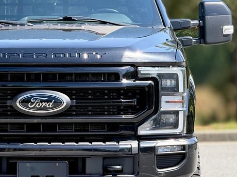 Used 2022 Ford F350 Lariat w/ Black Appearance Package AWD/4WD image 15