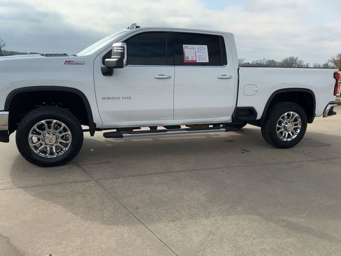 Used 2025 Chevrolet Silverado 2500 LTZ w/ LTZ Premium Package image 5