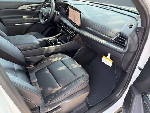 New 2026 Chevrolet Traverse LT w/ Midnight/Sport Edition FWD image 31