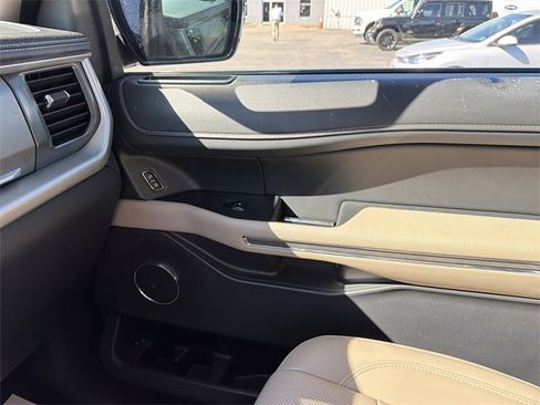 Used 2024 Ford Expedition Max XLT image 24