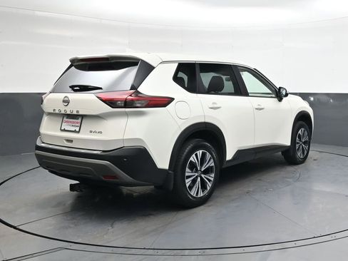 Used 2023 Nissan Rogue SV image 4
