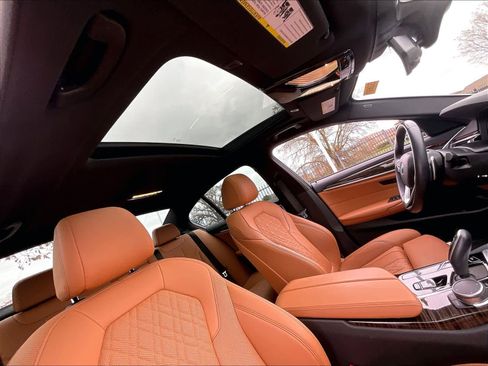 Used 2023 BMW 540i w/ Convenience Package image 24