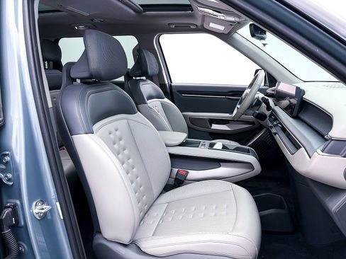 Used 2024 Kia EV9 Wind image 43