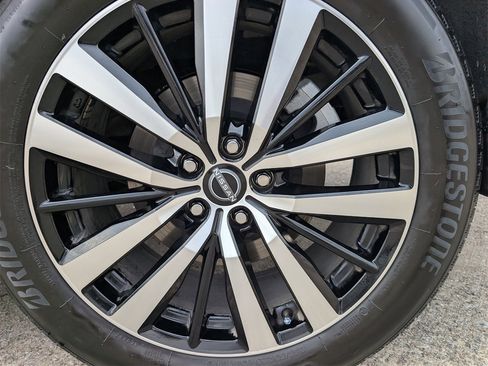 Certified 2025 Nissan Pathfinder Platinum w/ Cargo Package image 7