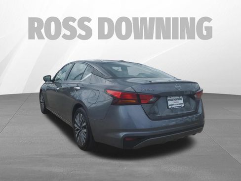 Used 2025 Nissan Altima 2.5 SV FWD image 6