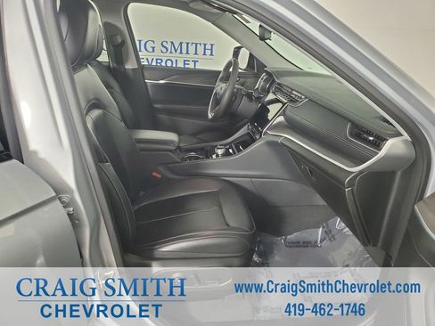 Used 2023 Jeep Grand Cherokee Limited AWD/4WD image 15