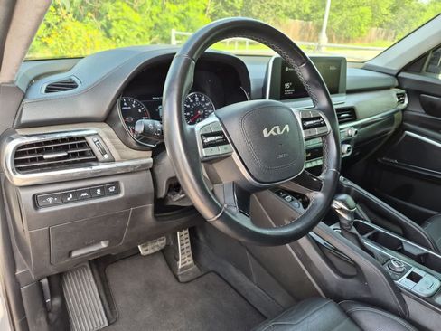 Used 2022 Kia Telluride SX w/ SX Prestige Package AWD/4WD image 10