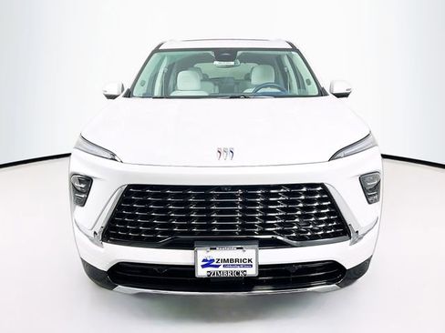 Certified 2025 Buick Enclave Avenir image 2