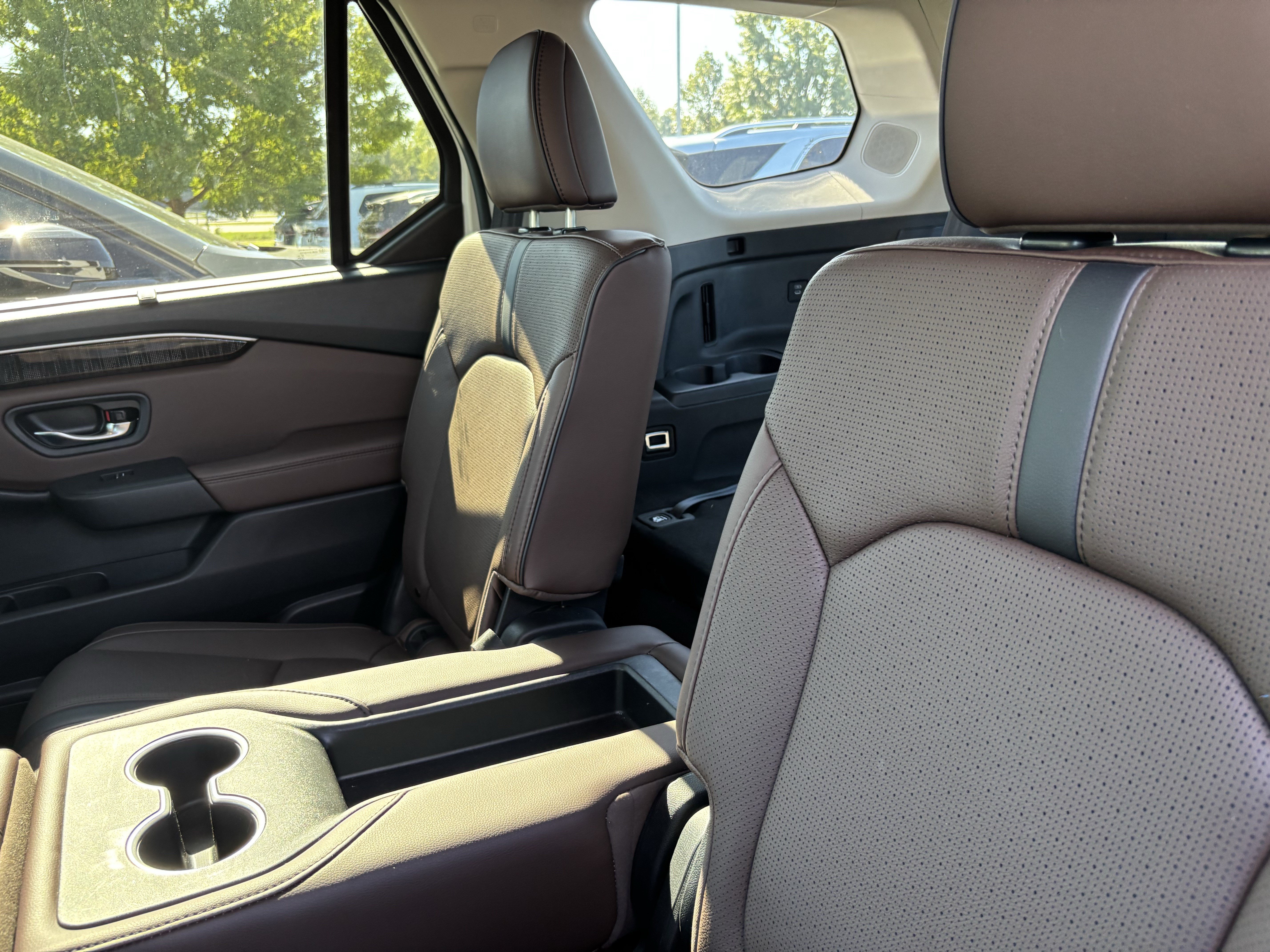 Used 2024 Honda Pilot Elite image 32
