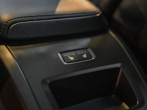 Used 2023 Volvo V60 B5 Cross Country Plus image 32