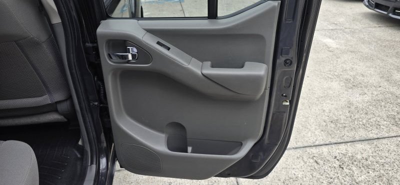 Used 2015 Nissan Frontier SV AWD/4WD image 32