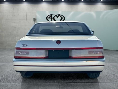 Used 1992 Cadillac Allante FWD image 4