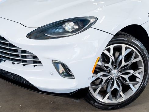 Used 2021 Aston Martin DBX AWD/4WD image 3