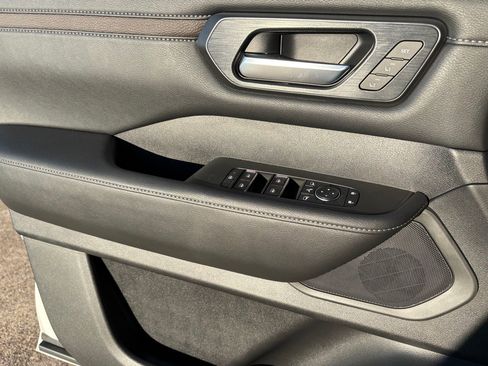 New 2026 Nissan Armada SL w/ Captain's Chari Seat Package image 16