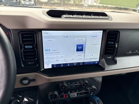 Used 2023 Ford Bronco Wildtrak image 17