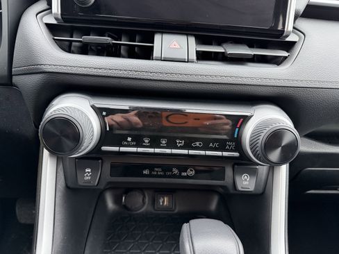 Used 2023 Toyota RAV4 LE image 18