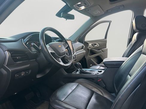 Used 2018 Chevrolet Traverse LT image 9