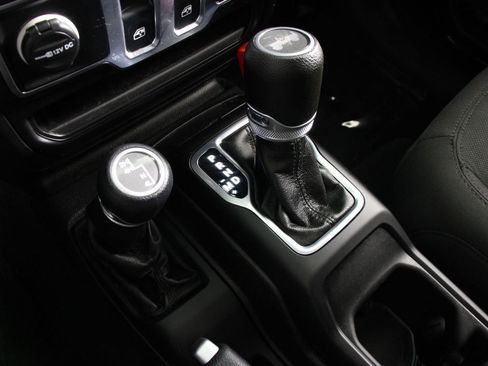 Used 2022 Jeep Wrangler Sport AWD/4WD image 15