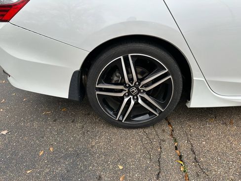 Used 2017 Honda Accord Sport Special Edition image 5