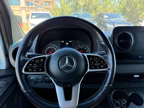 Used 2022 Mercedes-Benz Sprinter 1500 image 25