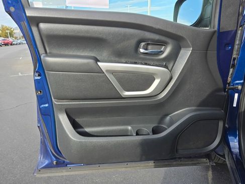 Used 2023 Nissan Titan SV image 21