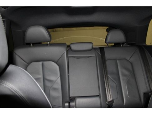 Used 2024 Audi Q3 2.0T Premium image 26