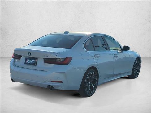 Used 2025 BMW 330i Sedan w/ Convenience Package RWD image 5