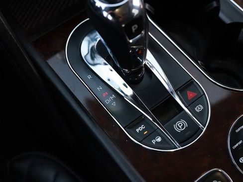 Used 2018 Bentley Bentayga AWD/4WD image 50