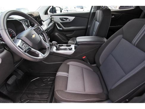 Used 2024 Chevrolet Blazer LT w/ Convenience Package FWD image 6
