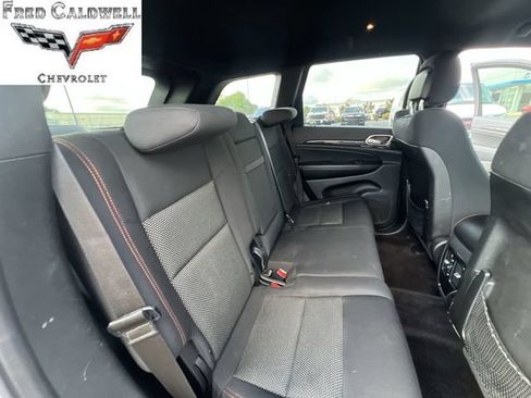 Used 2017 Jeep Grand Cherokee Laredo AWD/4WD image 32
