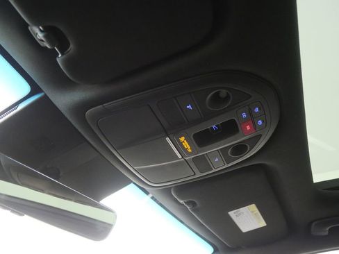 Used 2024 Genesis G70 2.5T w/ Sport Prestige Package image 21