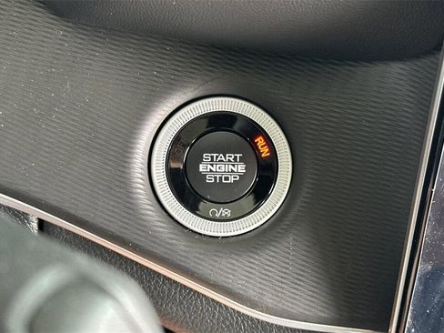 New 2025 Jeep Grand Cherokee Altitude image 19