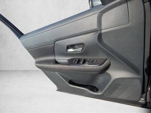Used 2025 Nissan Kicks SV w/ Charging Package image 22