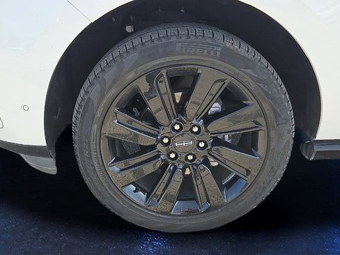 Used 2023 Lincoln Navigator L Reserve AWD/4WD image 8